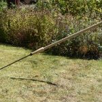 Reconstruction Oberaden-type pilum not bending after being thrown. Image: MCB A reconstructed pilum stuck in the ground at an angle but not bent.