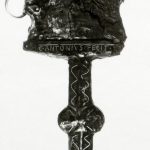 Inscription C(aius) Antonius fecit (made by Gaius Antonius) inlaid in silver wire on the ferrous hand guard of the Oberammergau (DEU) dagger. As discovered, it is to the rear of the dagger and scabbard, but that is the way the dagger was sheathed when found at Döttenichl.Image Archäologische Staatssammlung München (CC BY-NC-ND 4.0) via Bavarikon Inverted (point upwards) dagger handle showing text inlaid in silver wire.